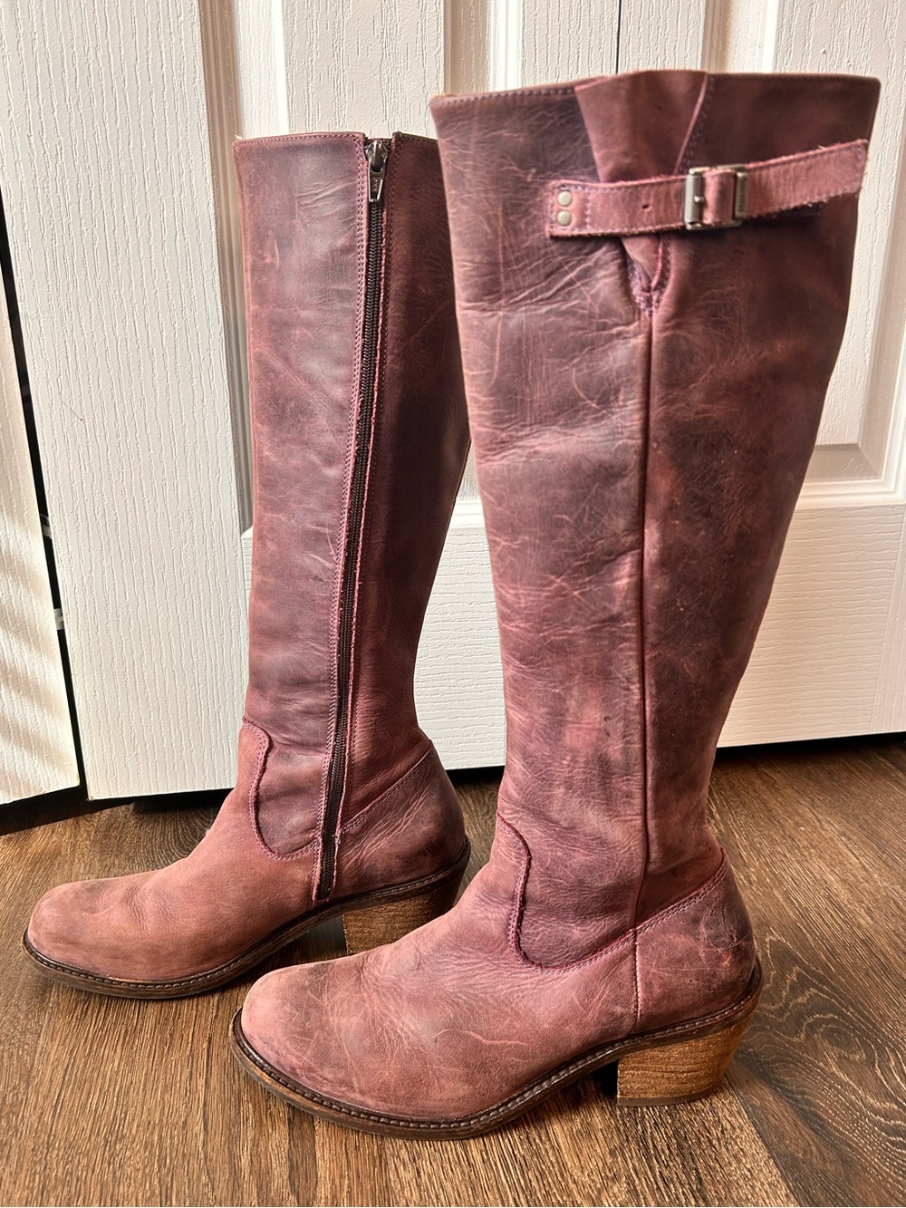 John Fluevog Women’s Size 9 Purple Leather Knee High Riding Heeled Boots